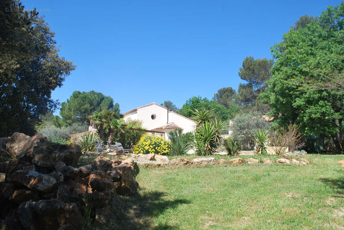 Maison à COTIGNAC