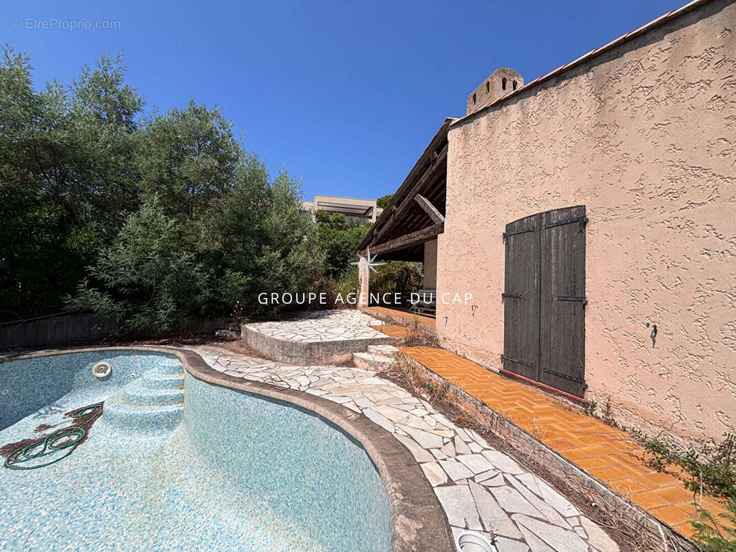 Maison à LES ISSAMBRES