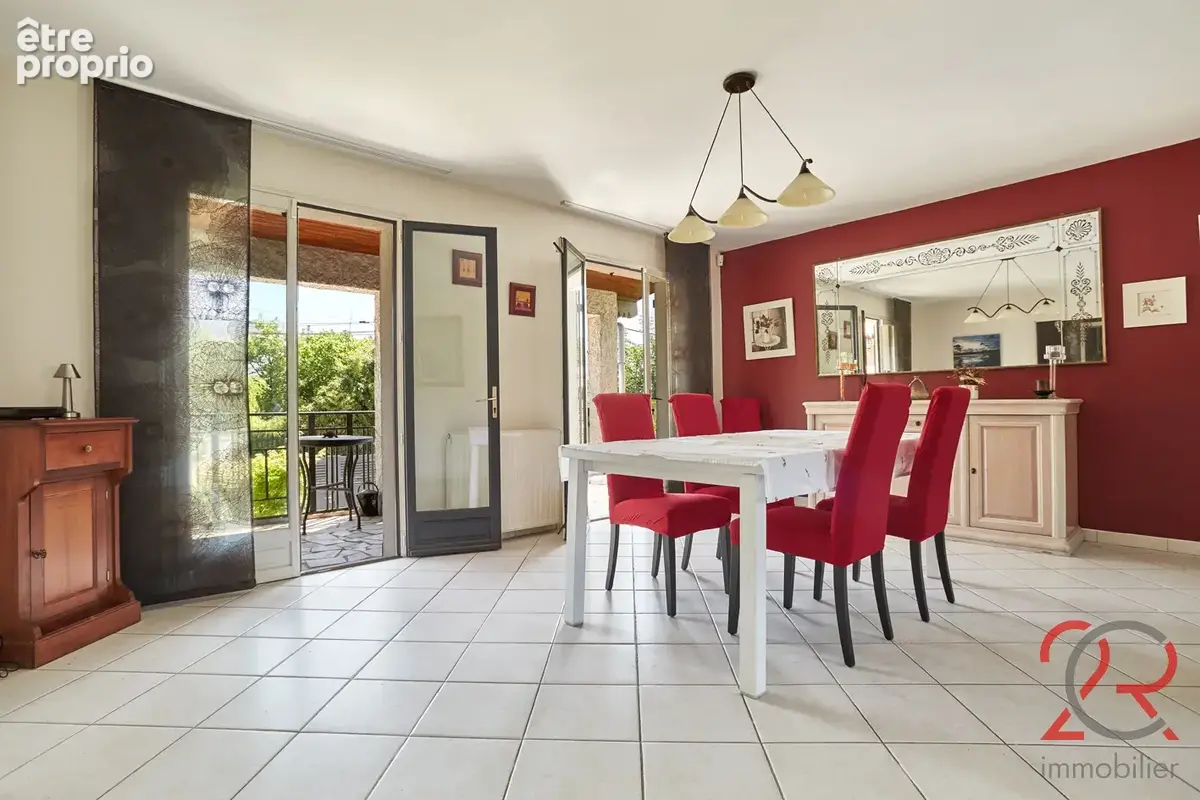 Un cadre de vie privilégié : maison familiale de 197 m2 sur une belle parcelle de 691 m - photo 3