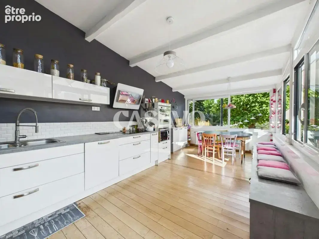 Vente Maison 5 pièces de 164m² - 69130 Écully - photo 7
