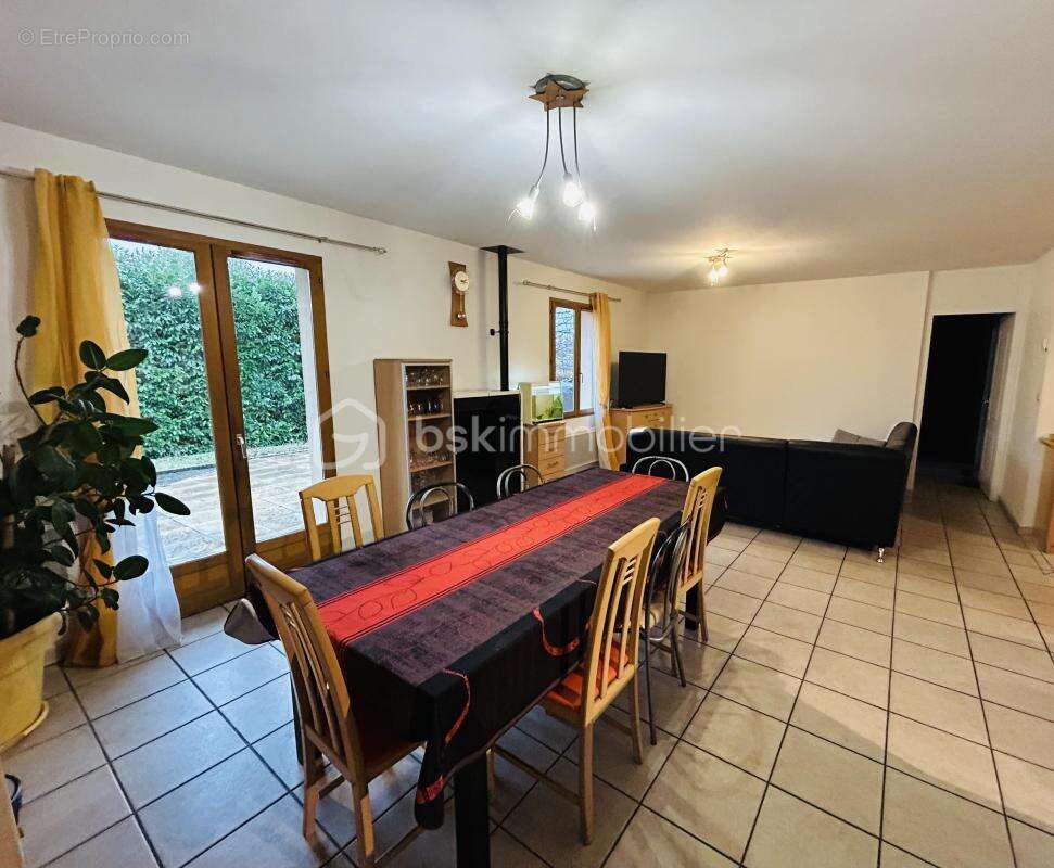 Maison à VILLEFONTAINE