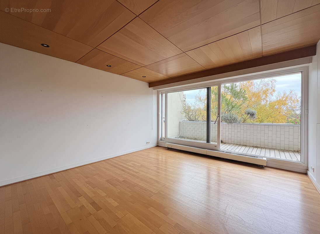 Appartement à VERRIERES-LE-BUISSON