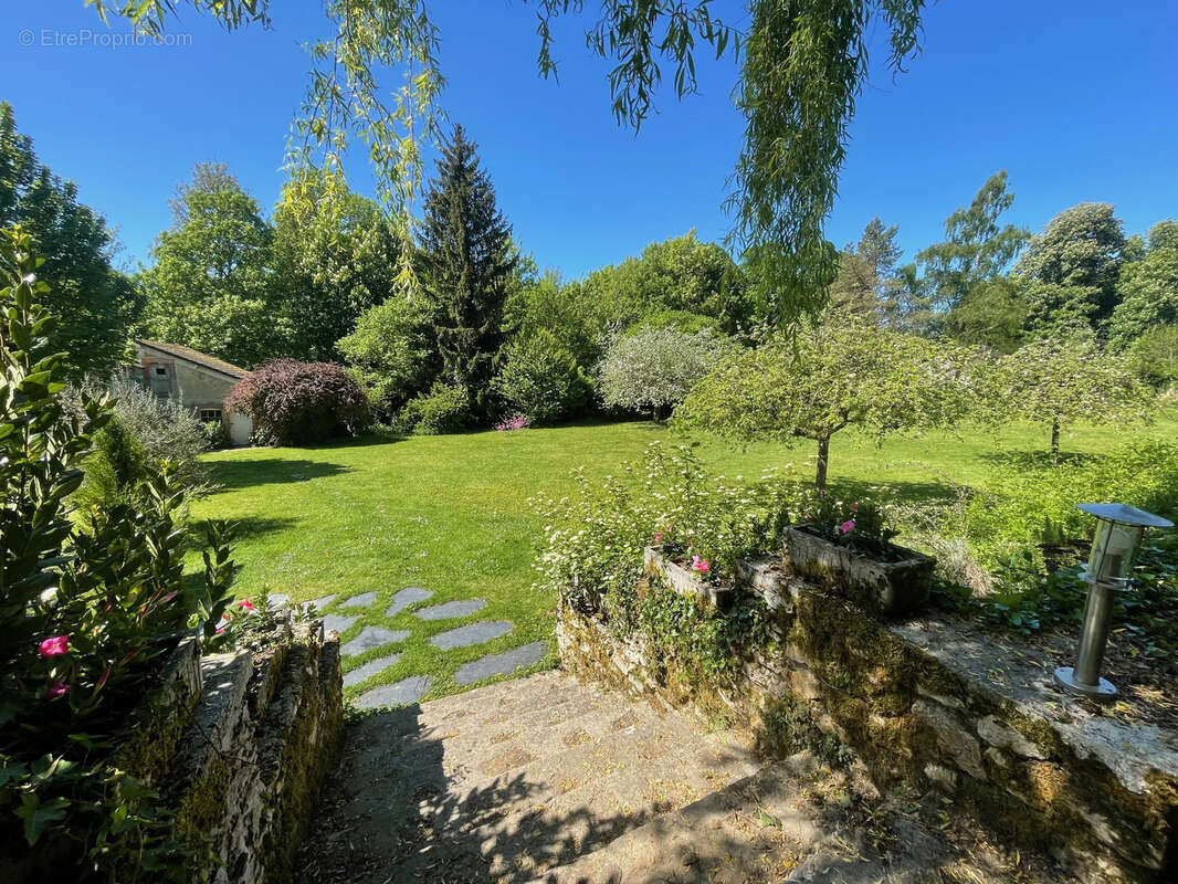 Maison à MAUPERTHUIS