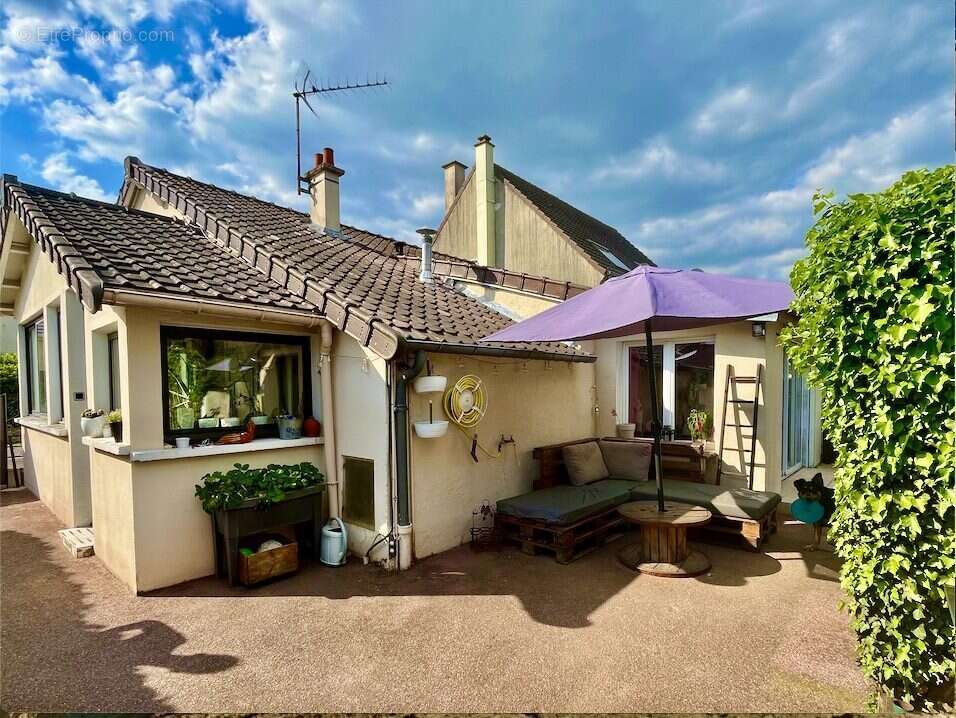 Maison à FONTENAY-LE-FLEURY