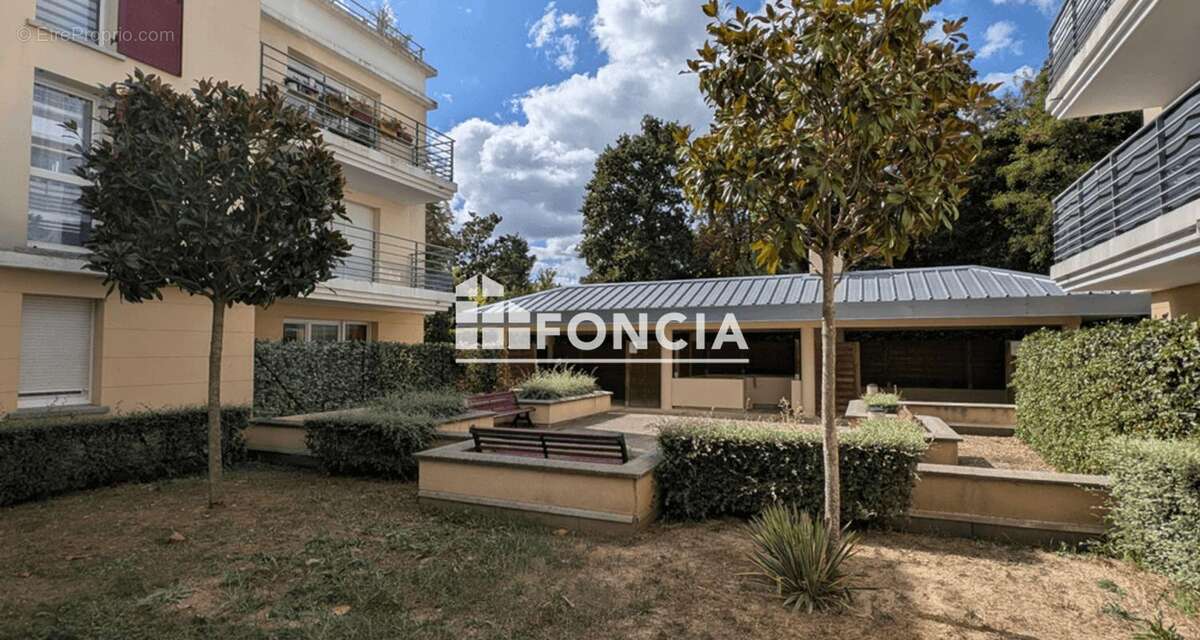 Appartement à CHILLY-MAZARIN