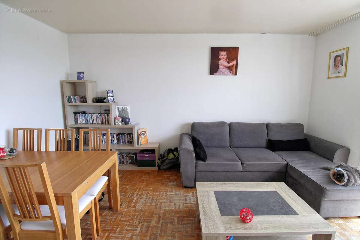 Appartement à SAINT-ETIENNE-DU-ROUVRAY