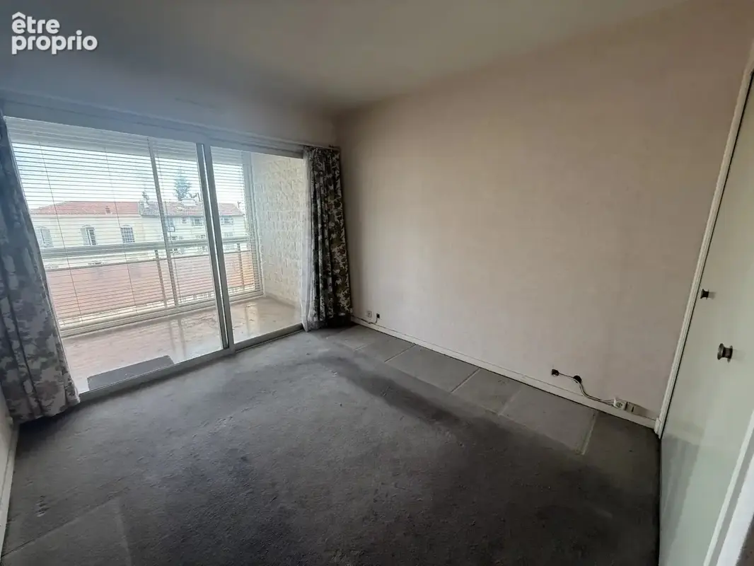 Cannes Centre : Appartement 2 pièces de 49 m² avec terrasse de 16 m² et aperçu mer, à rénover - photo 10