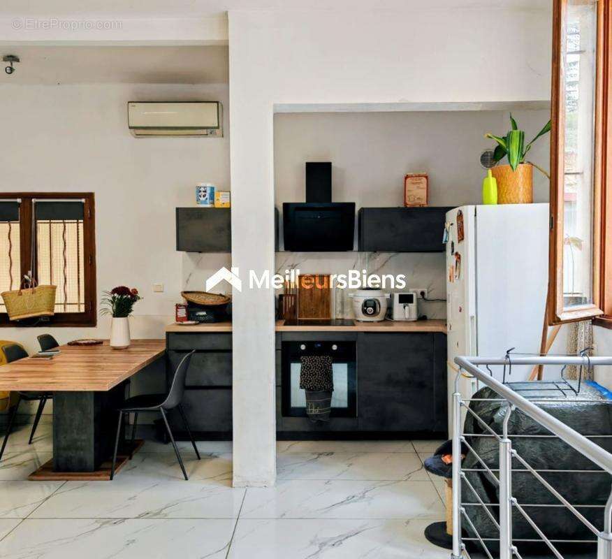 Appartement à CARNOUX-EN-PROVENCE