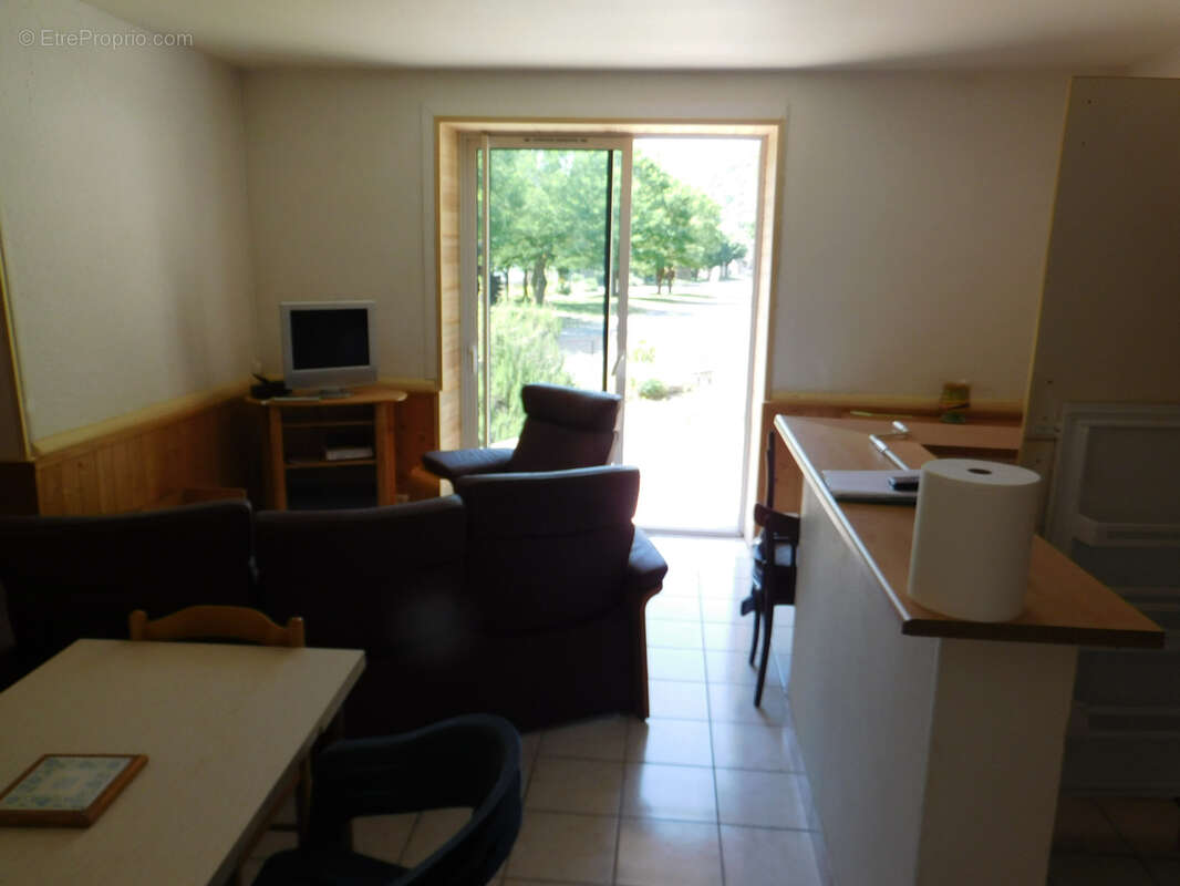 Appartement à CHATEAUNEUF-LES-BAINS