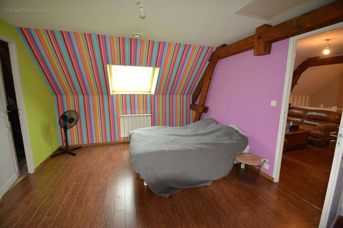 Maison à COUCY-LE-CHATEAU-AUFFRIQUE