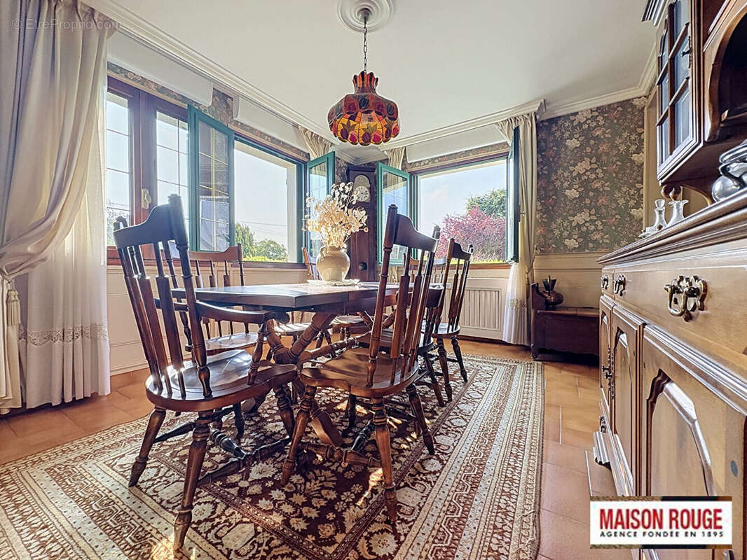 Maison familiale à vendre à Saint-Quay-Portrieux avec grand terrain arboré, beaux volumes et fort potentiel - photo 7