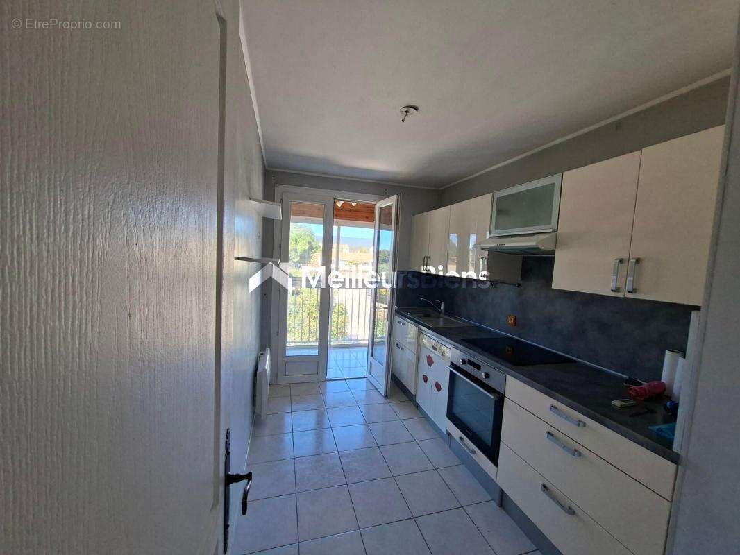 Appartement à SAINT-CYR-SUR-MER