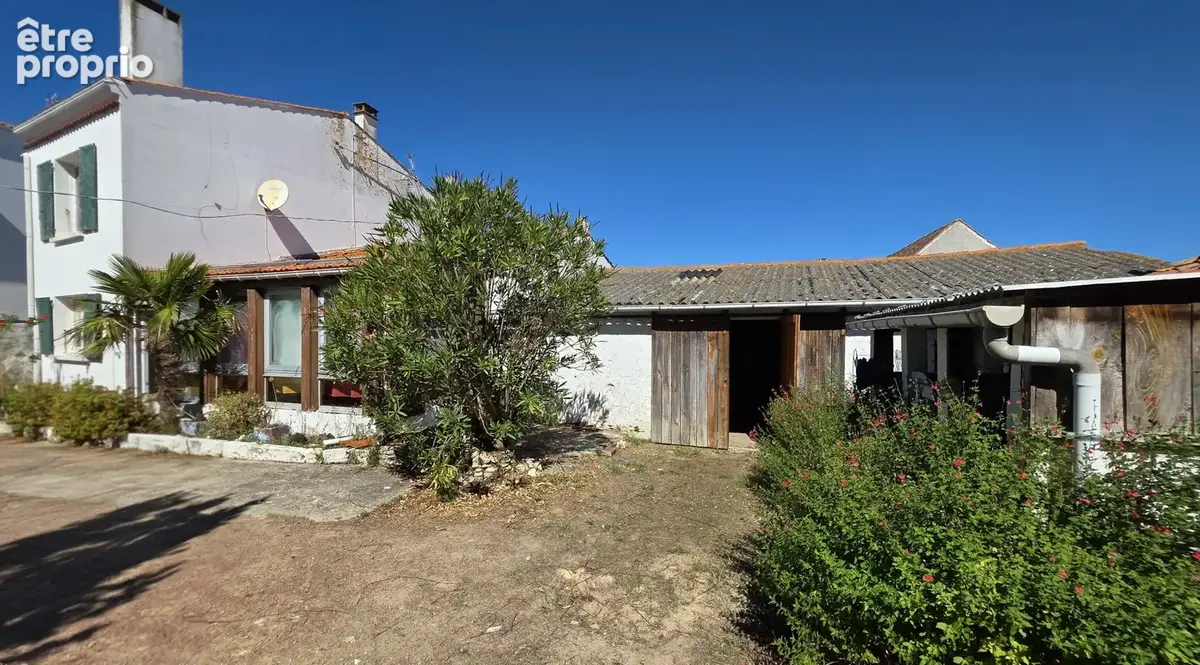 Propriété à rénover avec maisons et nombreuses dépendances   à 5 minutes à vélo de la plage - photo 15