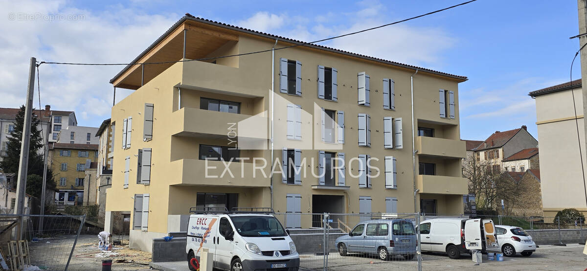 Appartement à L'ARBRESLE