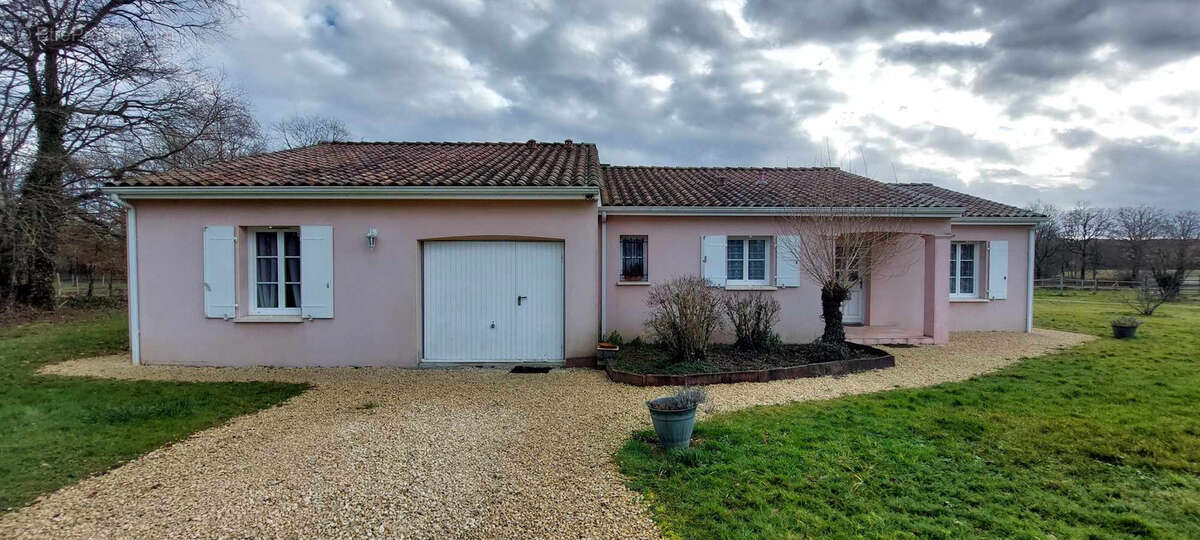 Maison à ABZAC