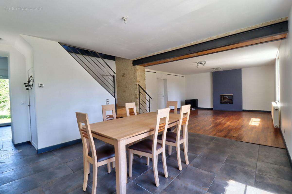 Maison à VILLIERS-EN-PLAINE