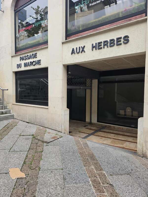 Photo 3 - Parking à COMPIEGNE