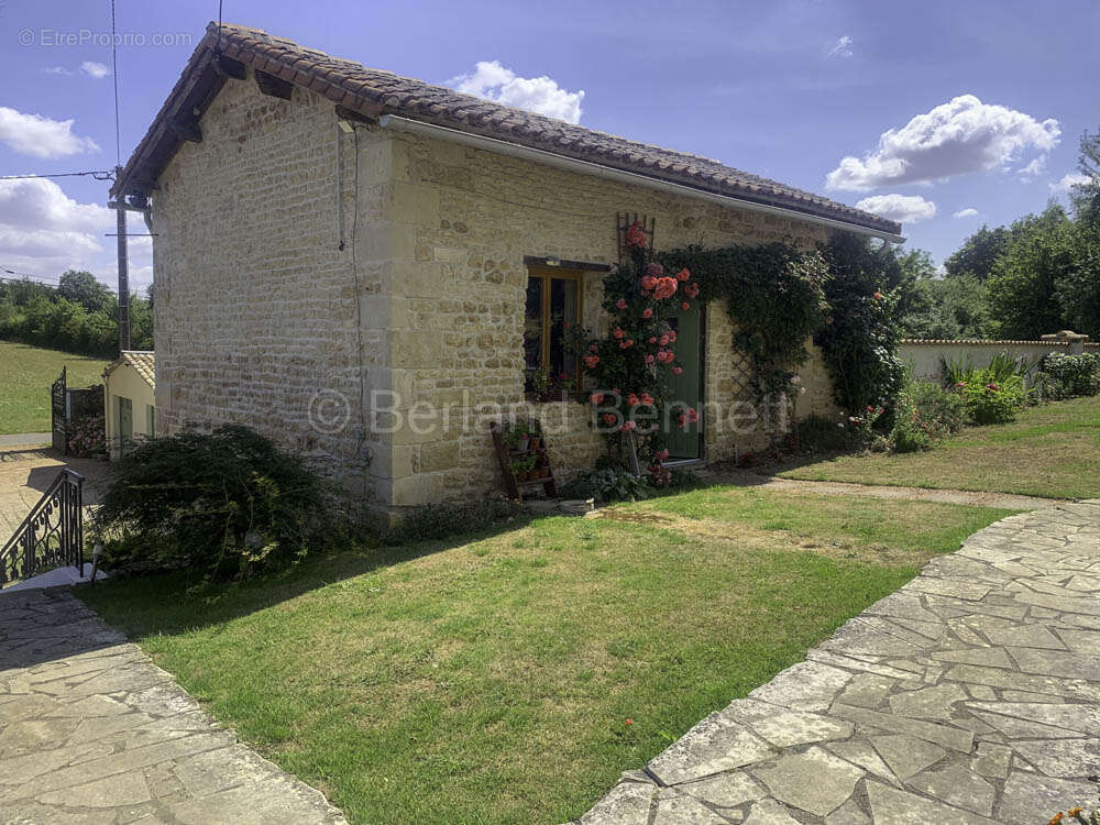 Maison à SAUZE-VAUSSAIS