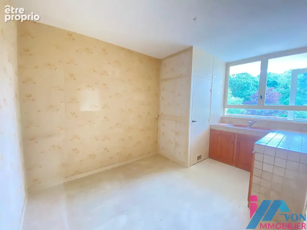 À vendre 125 000 € -  3 pièces 58,59 m2  - dernier étage -  balcon vue dégagée-  parking -   cave -   -  avon - photo 4