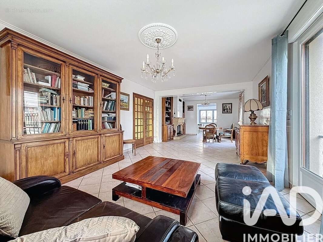 Maison 215 m² à Villers-Marmery  - photo 3