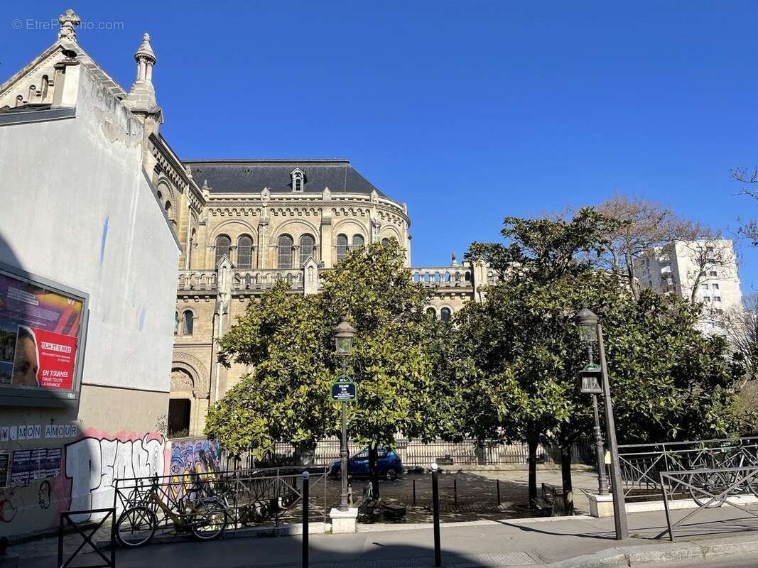 Autre à PARIS-20E