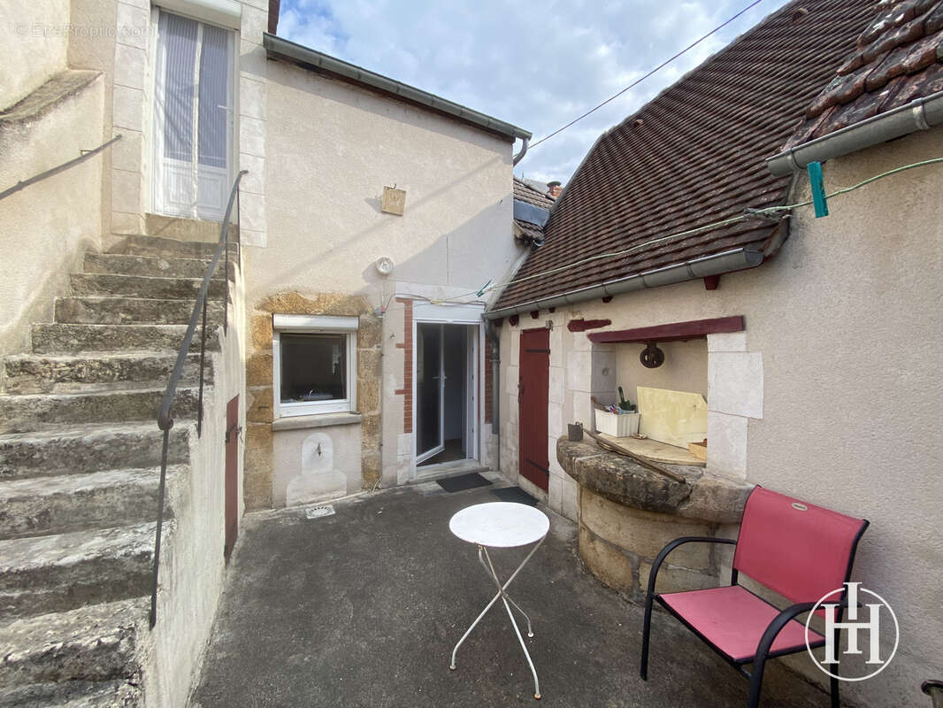 Maison à SAINT-AMAND-MONTROND