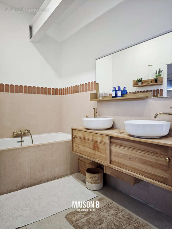 Appartement à MARSEILLE-6E