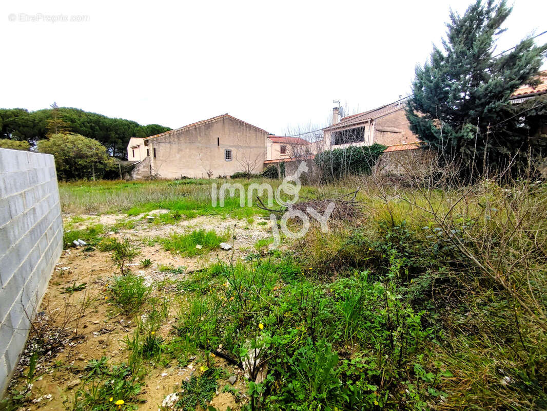 Terrain à SAINT-MARCEL-SUR-AUDE