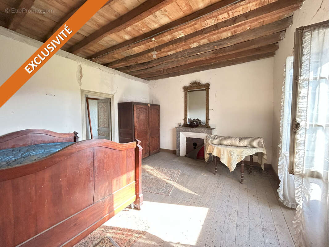 Terrain à SAINT-JULIEN-DE-LAMPON