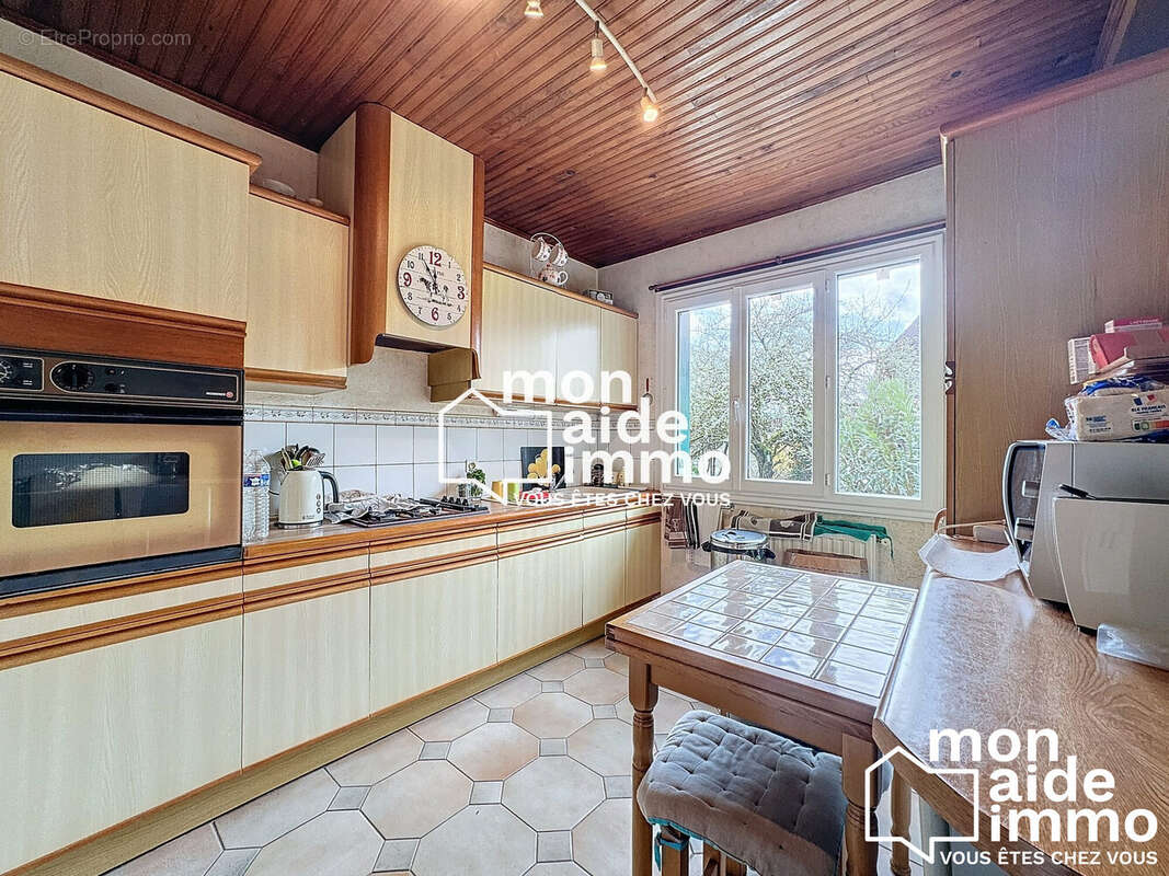 Maison à SAINT-PRIEST-LES-FOUGERES