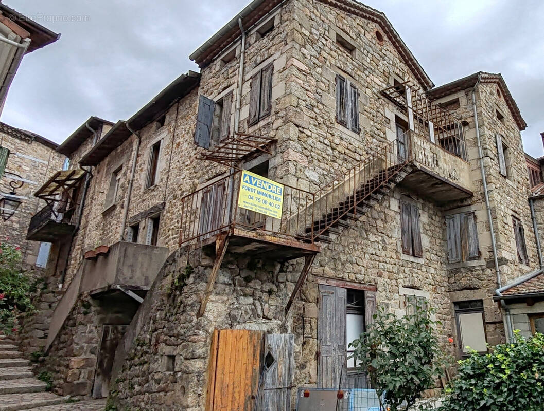 Maison à DESAIGNES