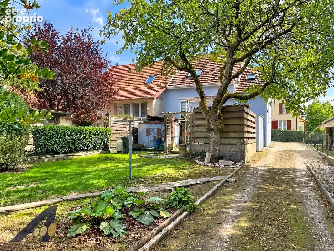 Charmante maison avec jardin, terrasse et grand garage dans un secteur recherché - photo 1