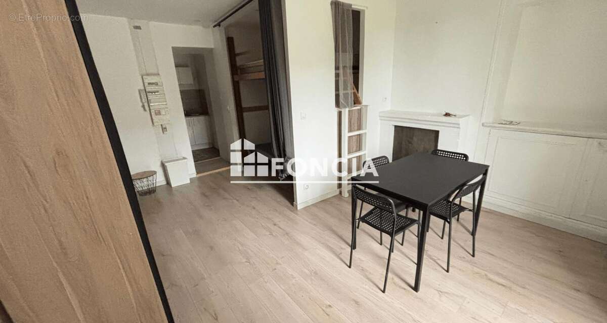 Appartement à SAINT-CYR-SUR-LOIRE