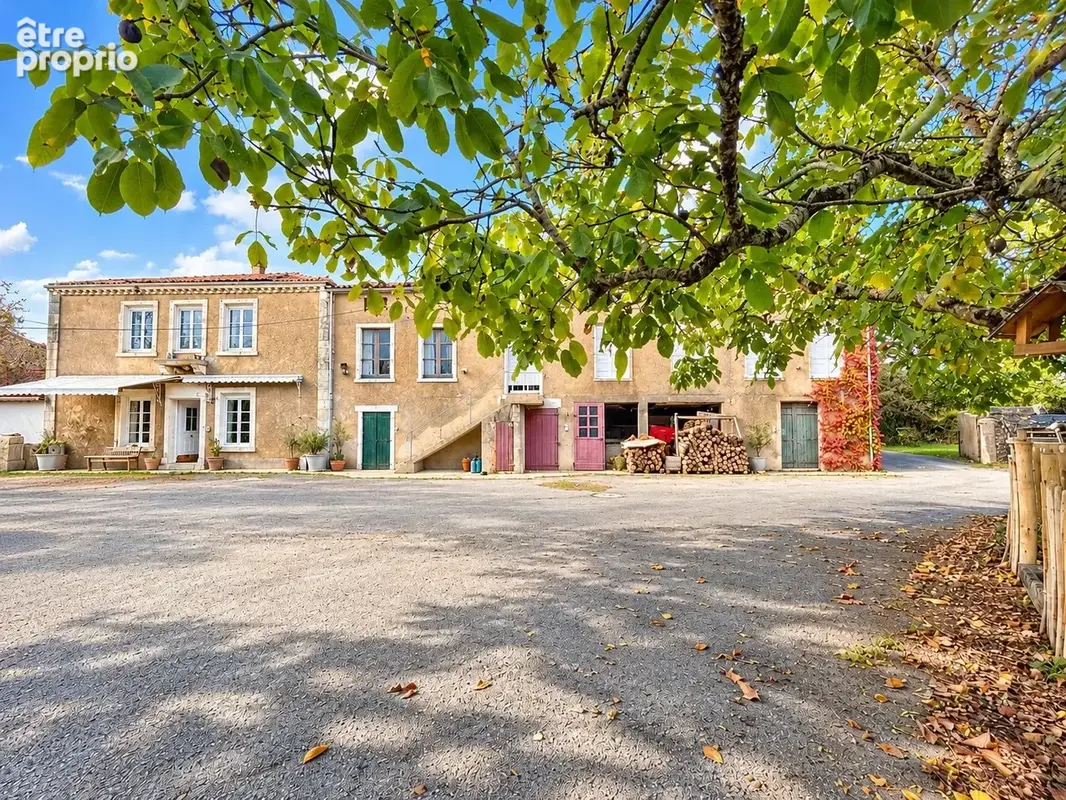 Coëx   maison de charme atypique sur environ 7 000 m2 de ter - photo 8