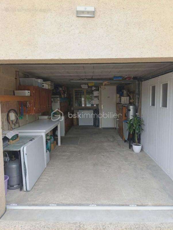 Maison avec garages - photo 10