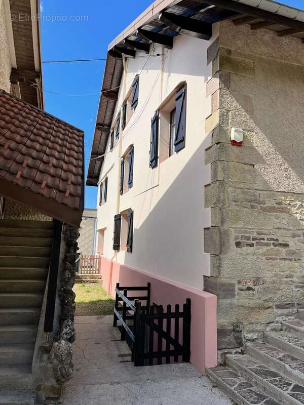 Commerce à PLOMBIERES-LES-BAINS