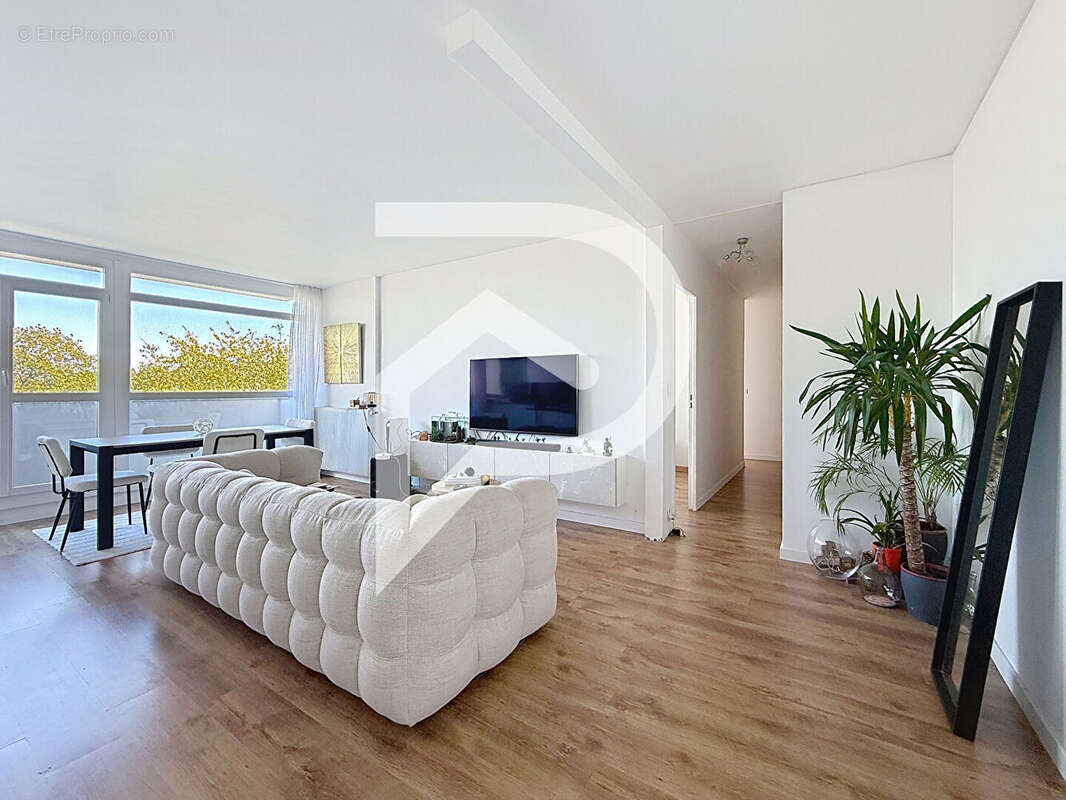 Appartement à CHENNEVIERES-SUR-MARNE