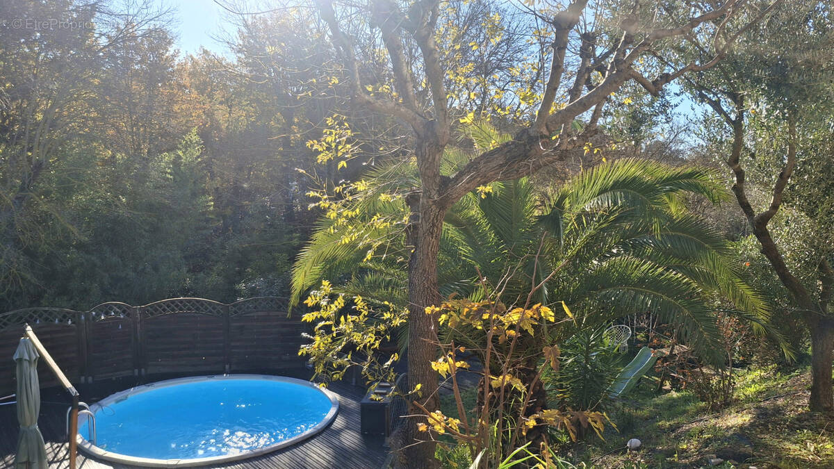 Maison à LE CASTELLET