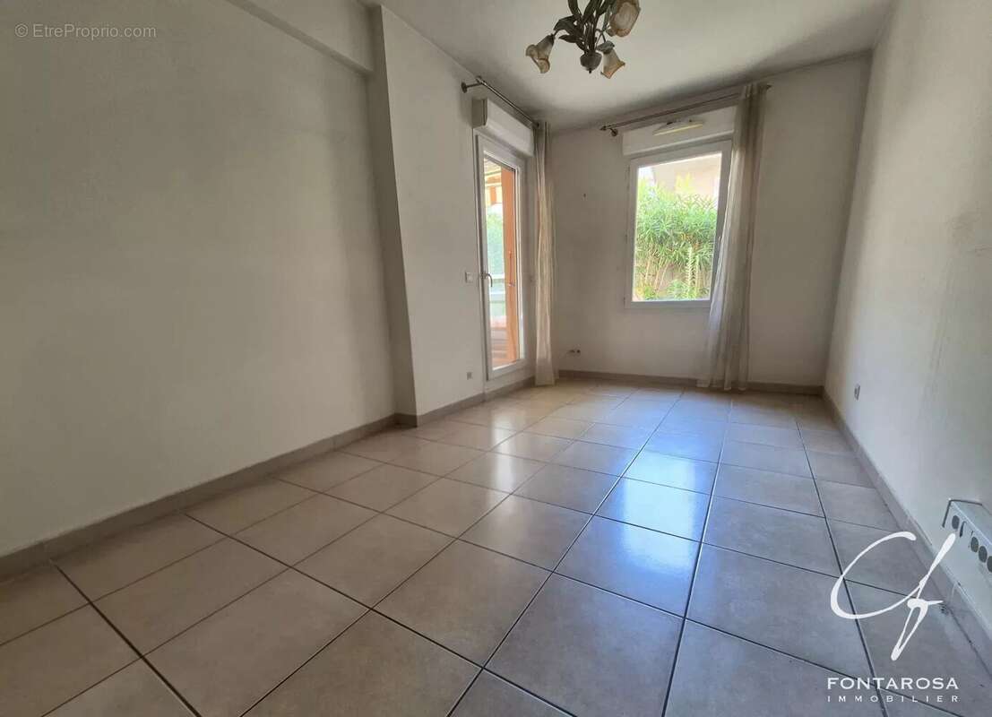 Appartement à FREJUS