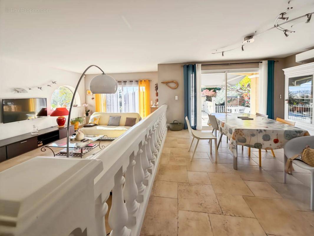 Maison à VILLENEUVE