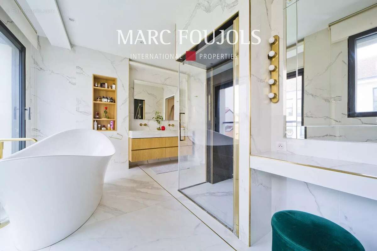 Maison à LA GARENNE-COLOMBES