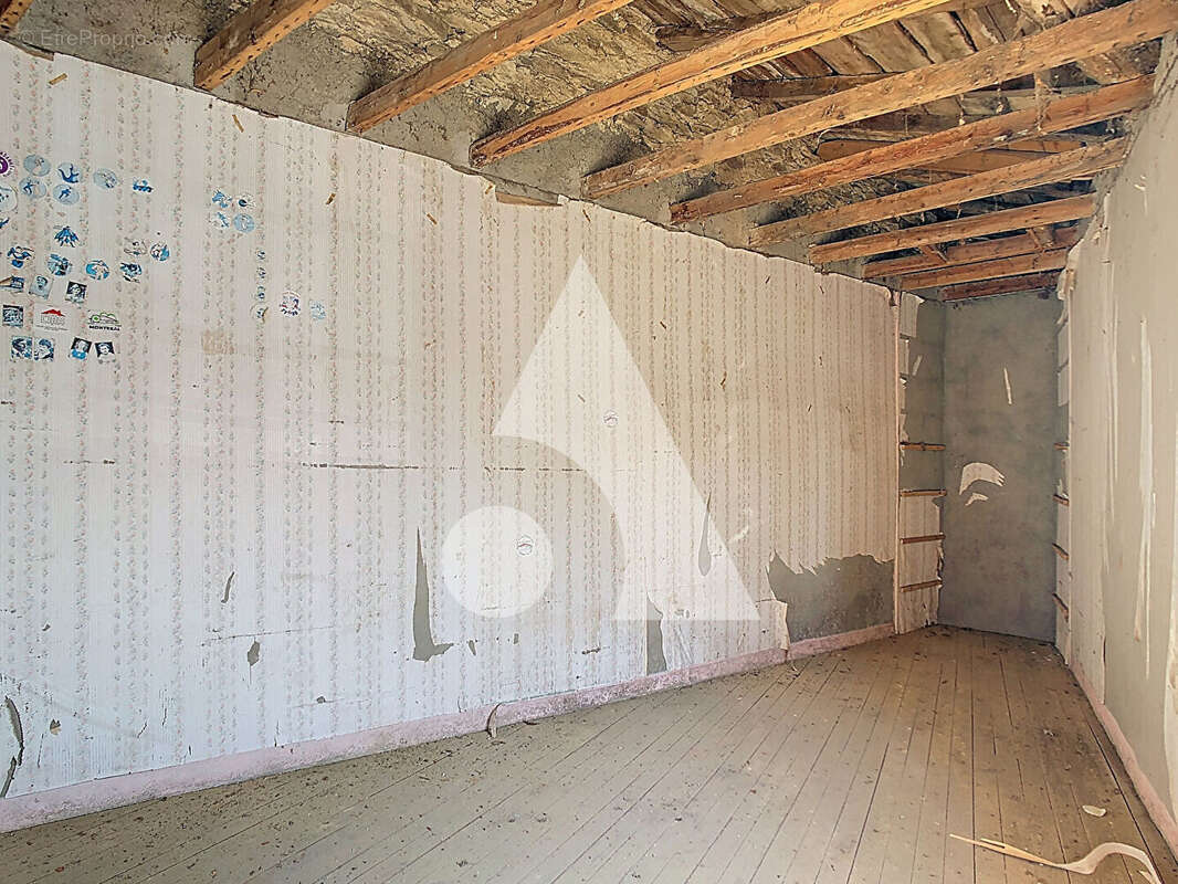 Maison à GREZIEU-LE-MARCHE