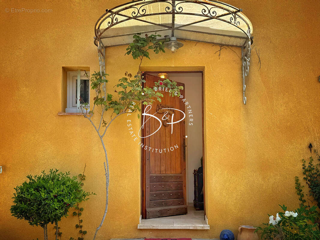 Maison à VILLECROZE