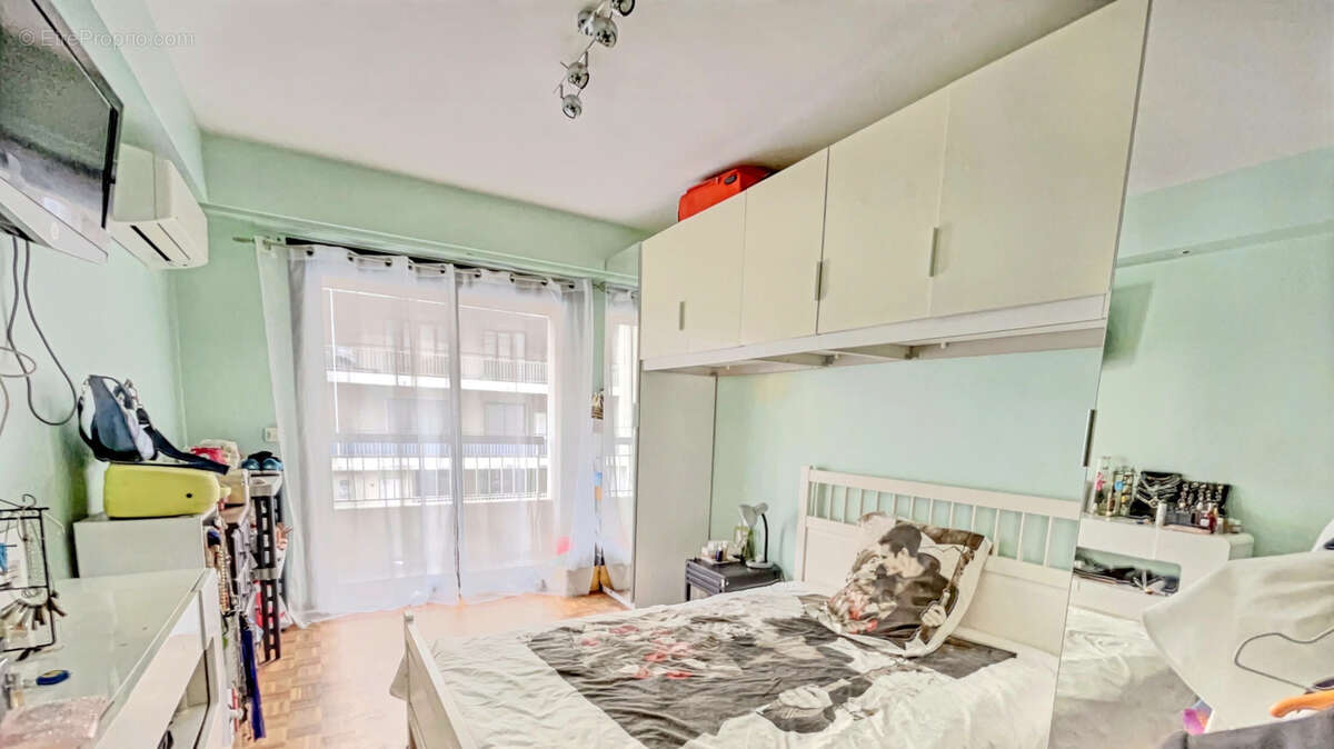Appartement à MARSEILLE-5E