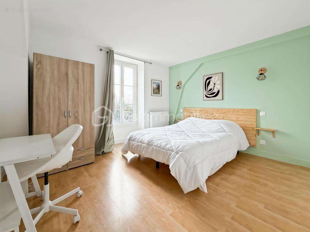 Appartement PRESTIGE F4/F5 Rive droite 113 m2  - 4 chambres - cave et parkings - photo 10