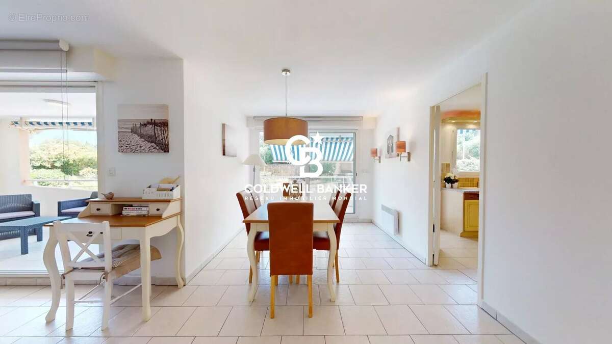 Spacieux appartement avec terrasses et double garage, à deux pas du port et des plages - photo 12
