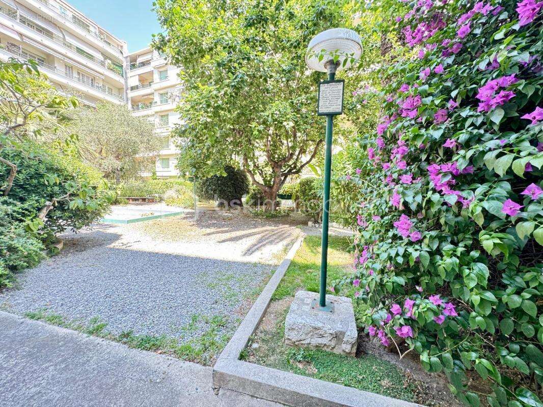 Promenade des Anglais grand studio au calme sur jardins - photo 13