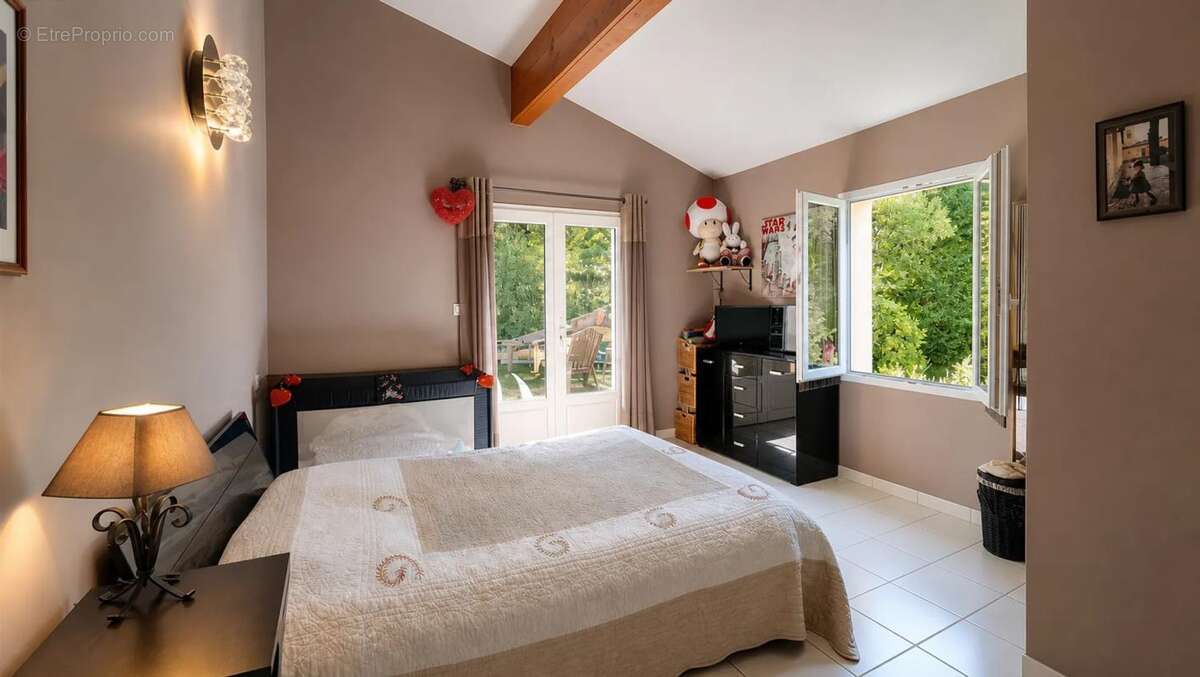 Belle villa spacieuse avec grand terrain et logement independant - photo 7