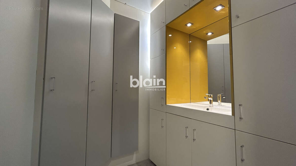 Local commercial - 96 m2 grenoble centre - photo 11