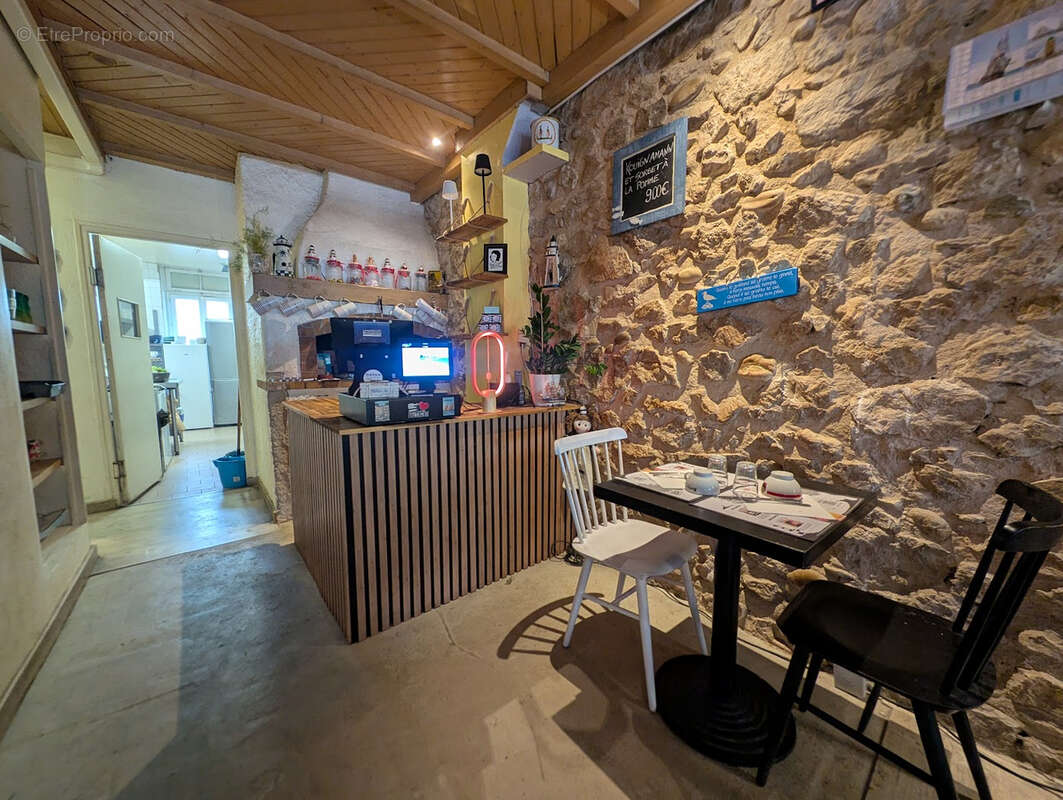 Vente ou location - Fond de commerce créperie  - Centre ville de SAINT-PERAY - photo 9